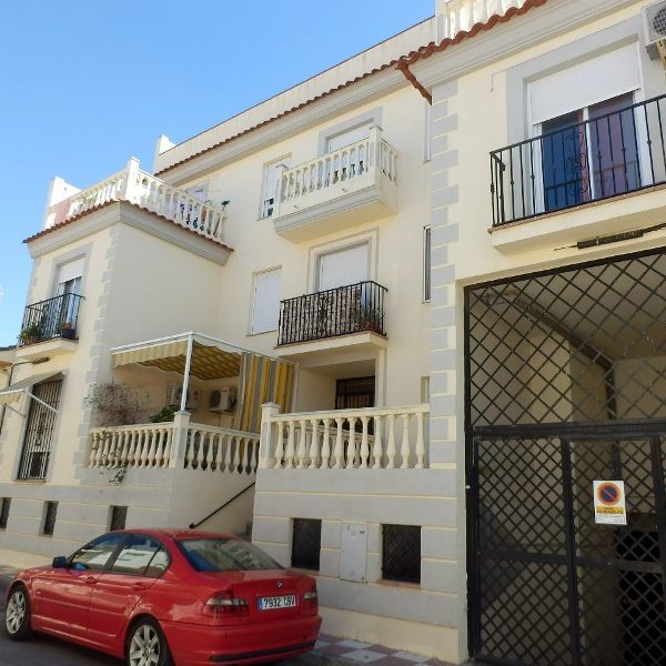 Edificio de 6 viviendas y garajes en Calle Cervantes. Cullar Vega (Granada)