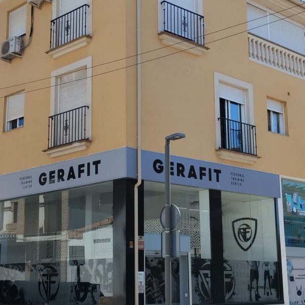 Edificio de 7 viviendas, locales y garajes en Calle San Isidro. Cullar Vega (Granada)
